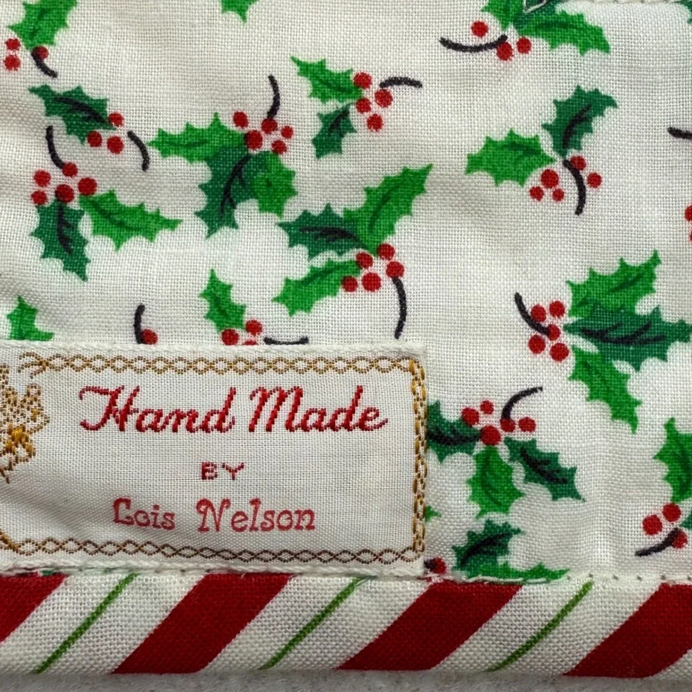 Handmade Christmas Quilted placemat Trivet Holly‎ Star Quilt centerpiece berry